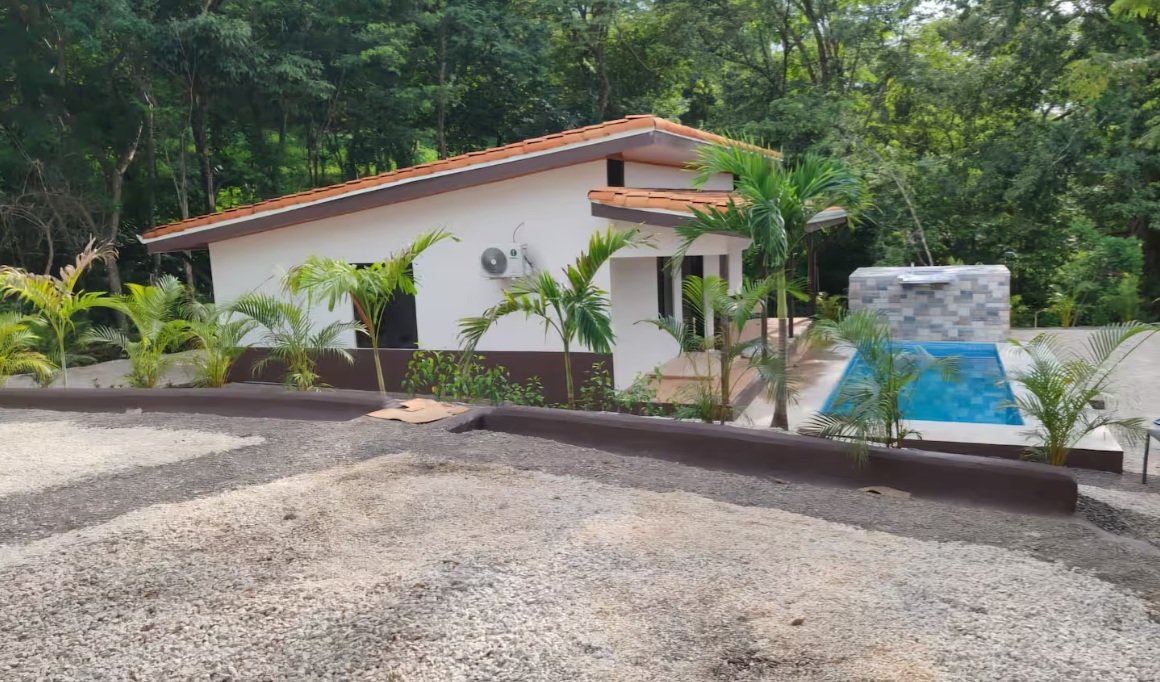Matapalo, 50308, 14 Rooms Rooms,14 BathroomsBathrooms,Business,For Sale,1165
