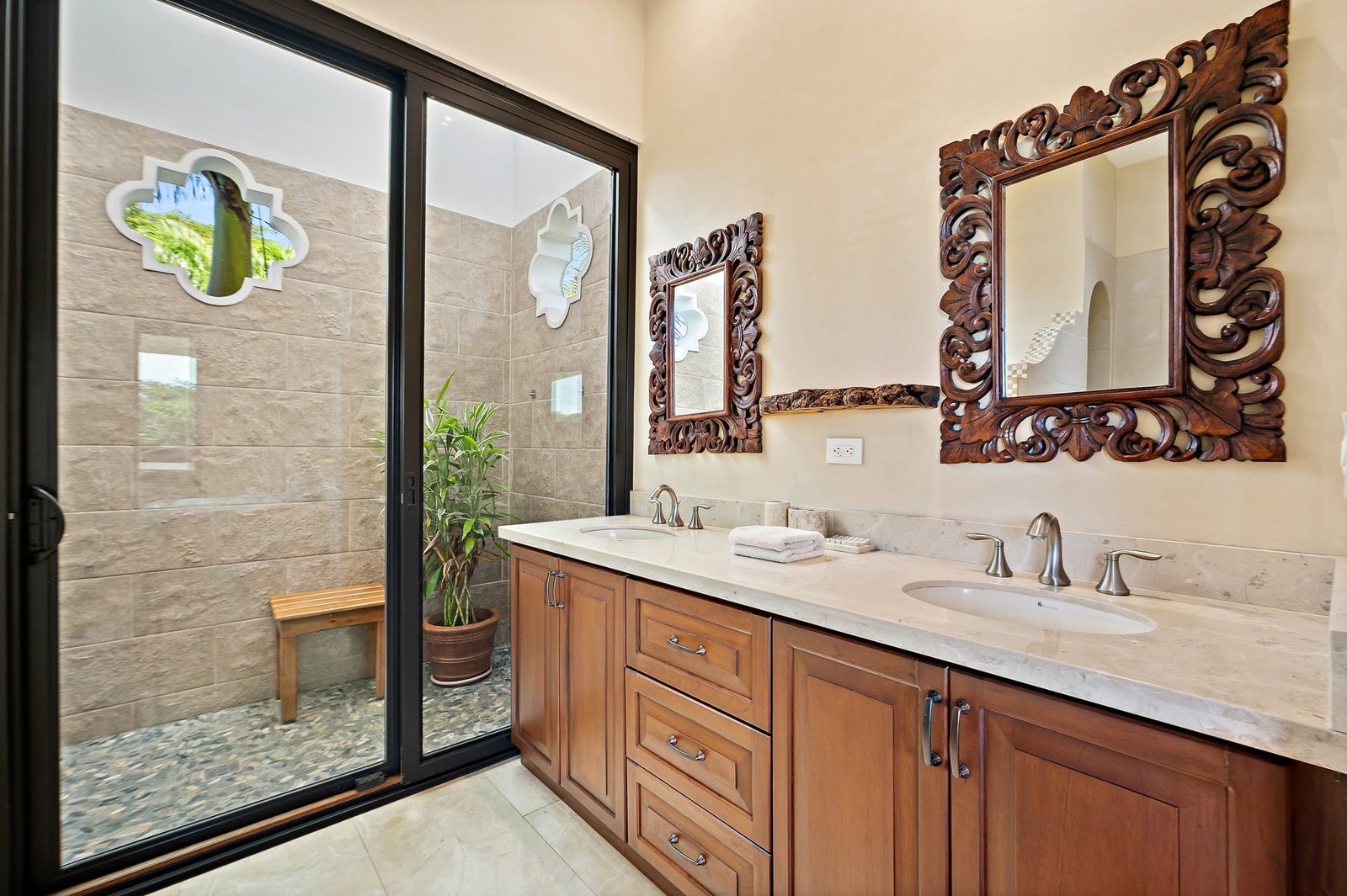 Dulce Vida, Santa Rosa, 50309, 3 Bedrooms Bedrooms, ,3 BathroomsBathrooms,Luxury Property,For Sale,Dulce Vida,1183