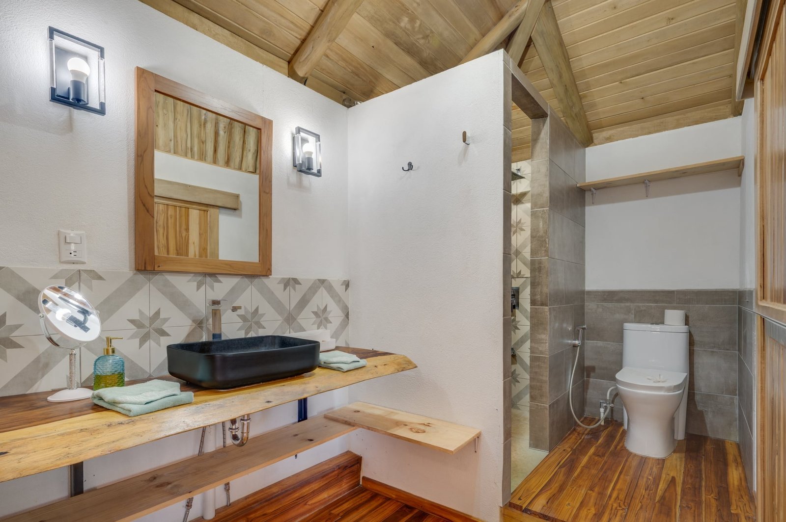 Playa Grande, 8 Bedrooms Bedrooms, ,7 BathroomsBathrooms,House / Villa,For Sale,1189