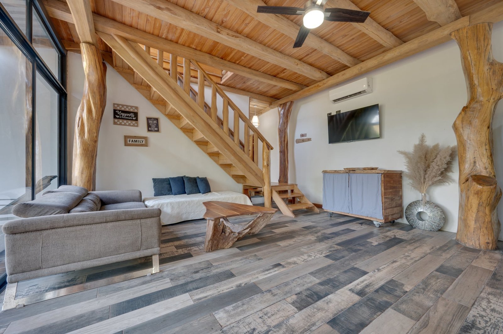 Playa Grande, 8 Bedrooms Bedrooms, ,7 BathroomsBathrooms,House / Villa,For Sale,1189